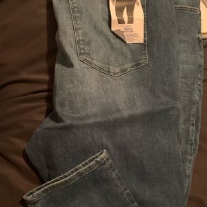 Women’s shaping skinny jeans